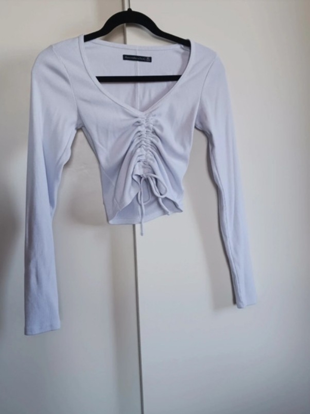 Ruched Front Long-Sleeve Crop Top - Lightest Grey
